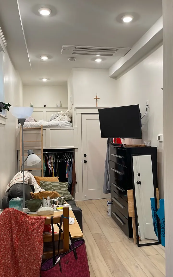 Studio, 300 sqft, $1,799 — Photo 2