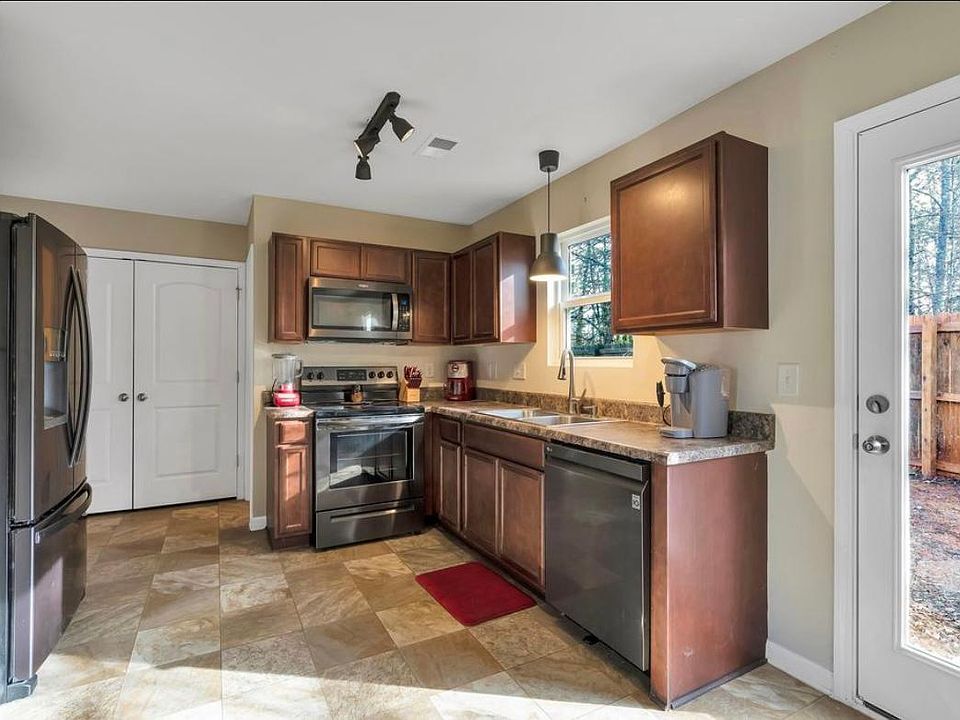 1st image of 399 Promised Land Dr