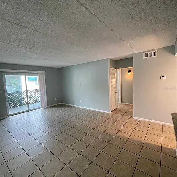 2835 Somerset Park Dr #205 — Photo 9