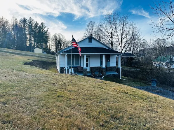 709 May Ave SW, Coeburn, VA 24230
