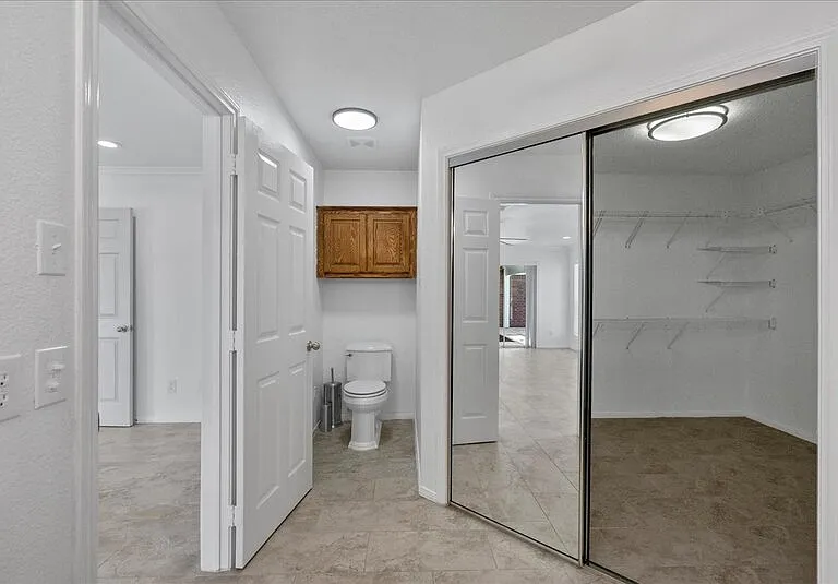 2421 Caroline St — Photo 28