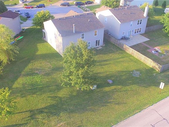 3rd image of 1313 Brook Ct