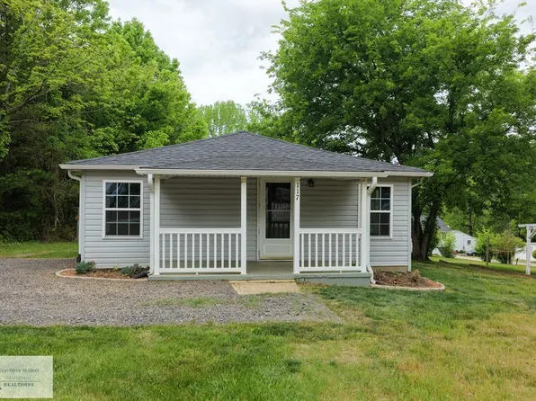 117 Thrush St, Danville, VA 24540