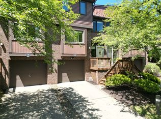1303 Forest Edge Ct, Wexford, PA