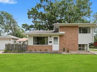 205 Westwood Dr, Park Forest, IL