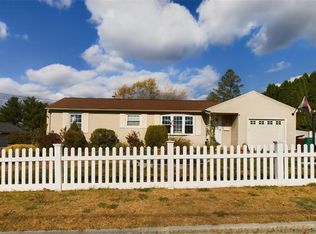 166 Bayberry Rd, Woonsocket, RI 02895