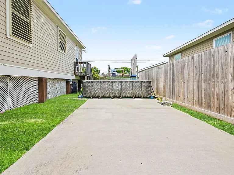 5323 Menard Ave — Photo 22