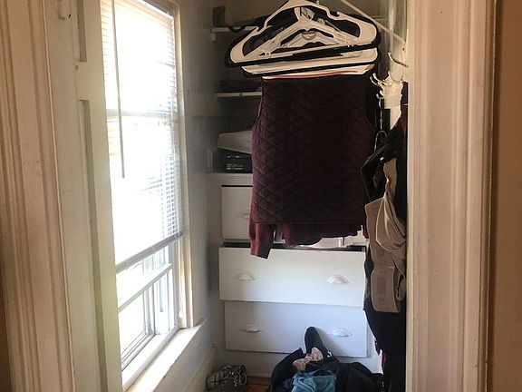 5th image of 821 6th St SE APT 2