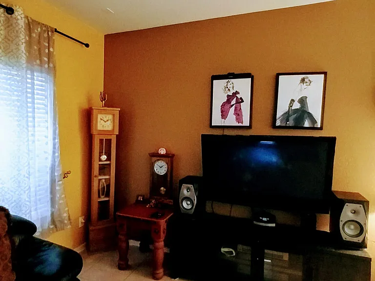 Living Room
Fully Furnished
