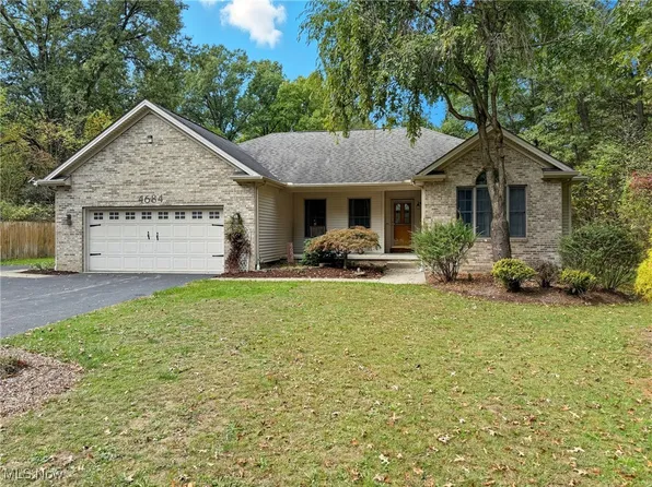 4684 Canfield Rd, Canfield, OH 44406