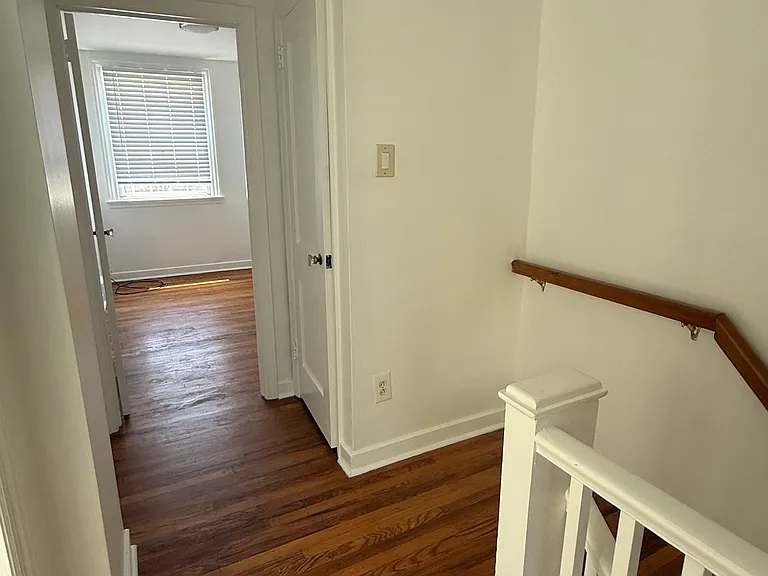 2922 Fanshawe St — Photo 11