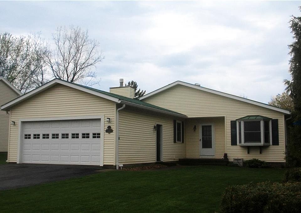 1st image of 126 Limerick Ln