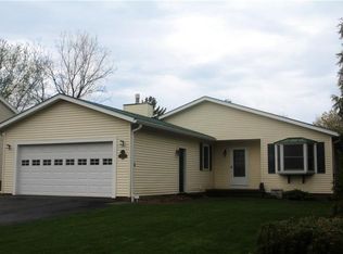 126 Limerick Ln, Rochester, NY 14606