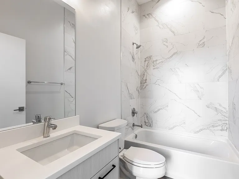 2246 W Lawrence Ave #402 — Photo 14