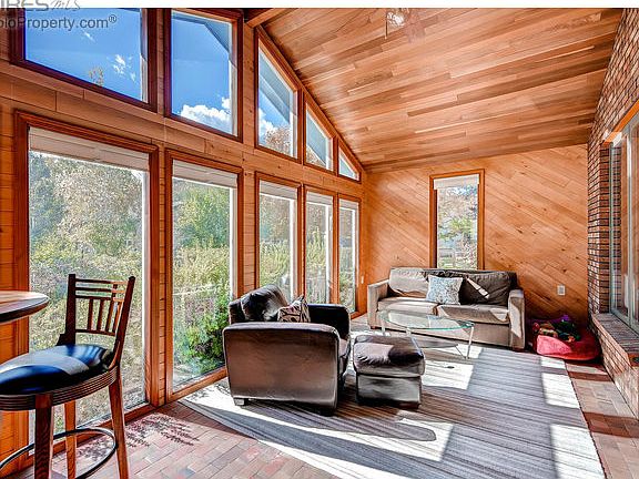 Wonderful South Facing Sun Room