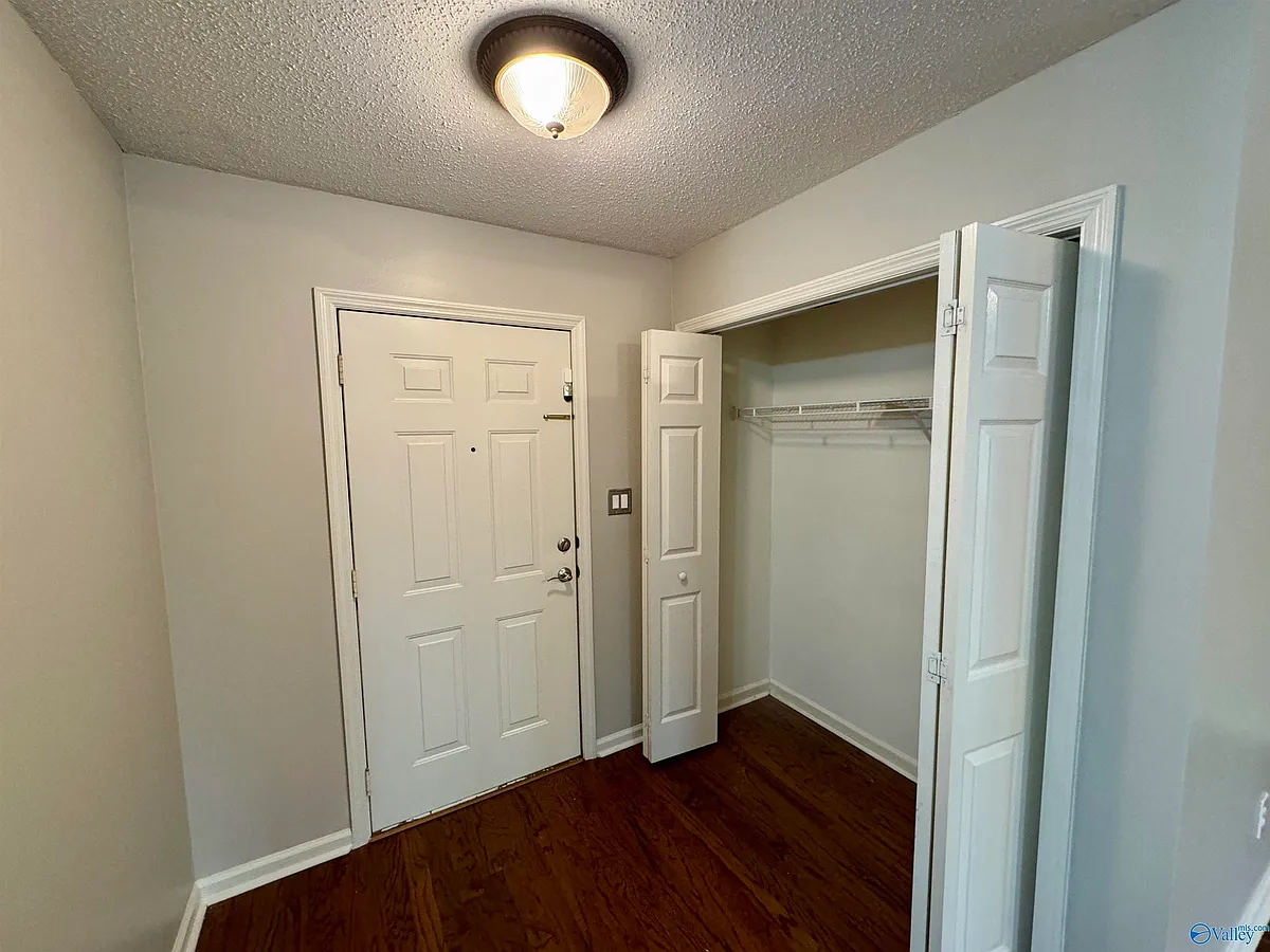 Building Photo - 403 Barrington Hills Dr