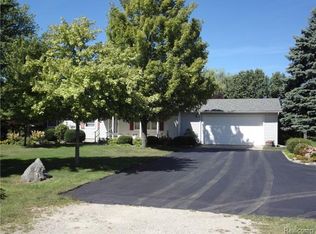 47530 Harris Rd, Belleville, MI 48111