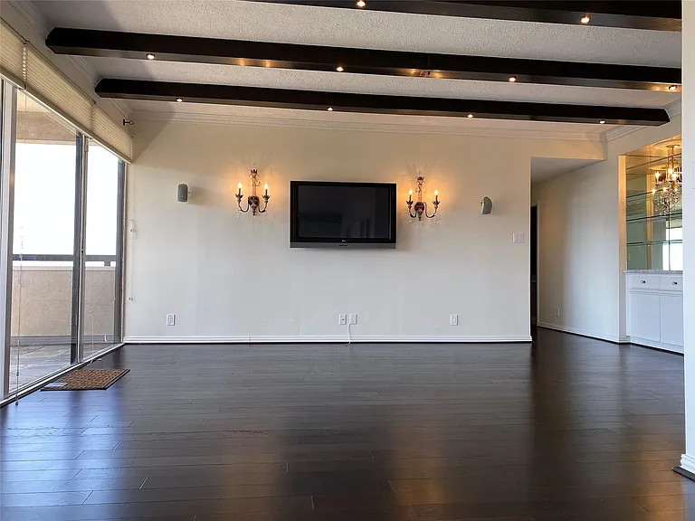 49 Briar Hollow Ln #1401 — Photo 12