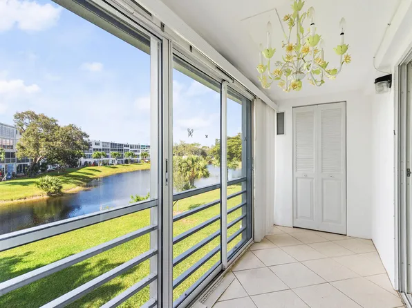 97 Oakridge H #97, Deerfield Beach, FL 33442