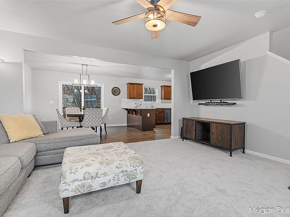 5th image of 10644 Woodbushe Dr SE