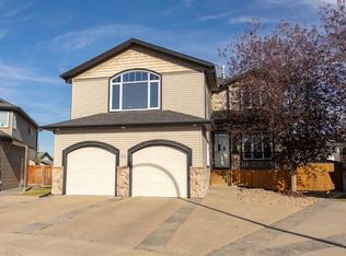 35 W Woodrow Close, Red Deer, AB T4N7G1