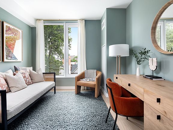3rd image of 30-77 Vernon Blvd #607E