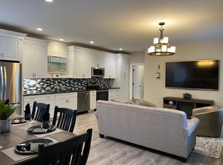 23 Greenleaf Parsons Rd, Cape Neddick, ME 03902