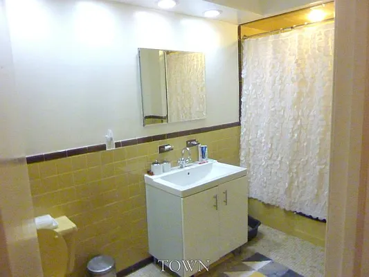 Rented by Town Residential | media 4