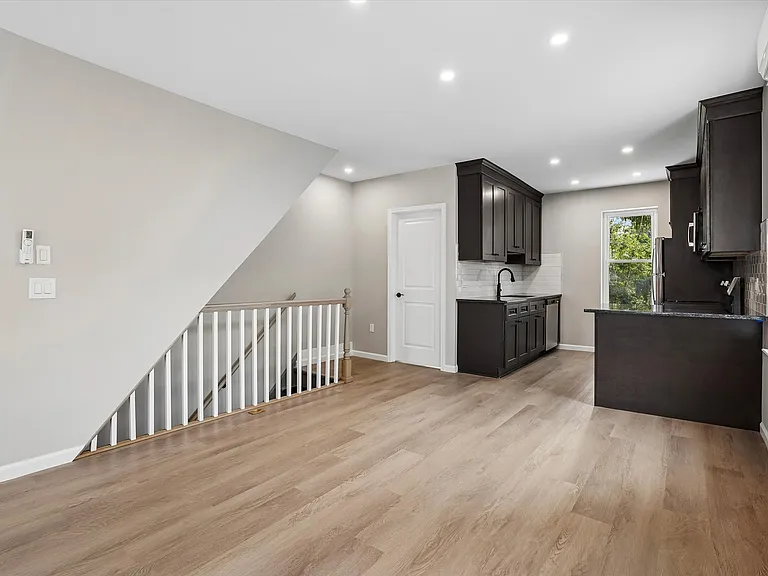 405 School St #2 — Photo 10