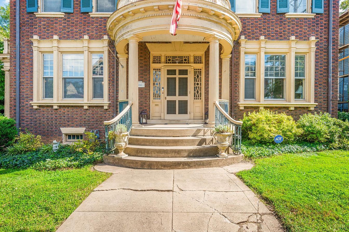 carousel photo #3 (MLS)