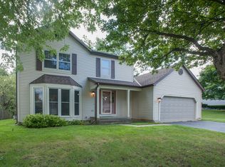 321 Candlewood Trl, Cary, IL 60013