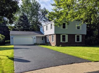 2 Miami Ct, Naperville, IL 60563