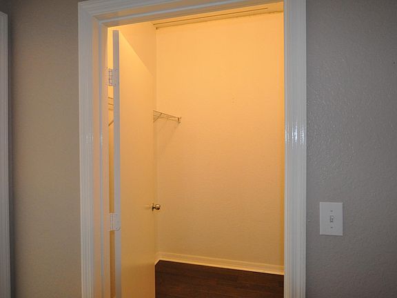 5th image of 200 4th Ave S Unit 314