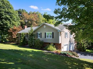 33 Raemont Rd, Granite Springs, NY 10527