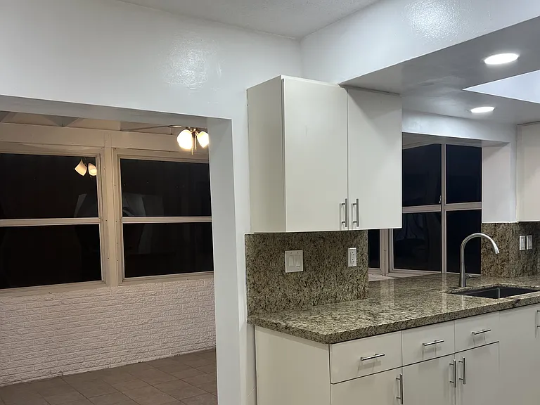8409 NW 59th Ct — Photo 5