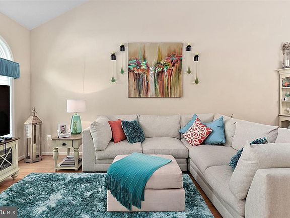 4th image of 38900 Cedar Waxwing Ln