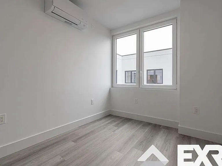1634 Church Ave #703 — Photo 5