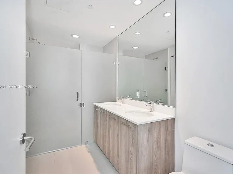 501 NE 31st St #702 — Photo 4