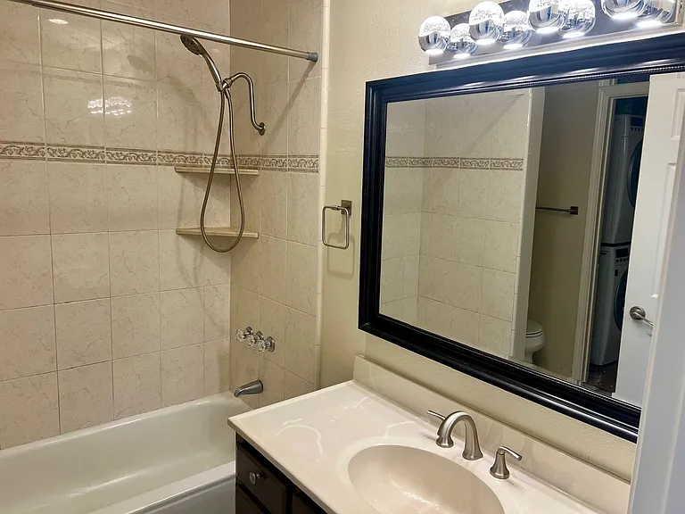 209 Stony Point Rd #E — Photo 14