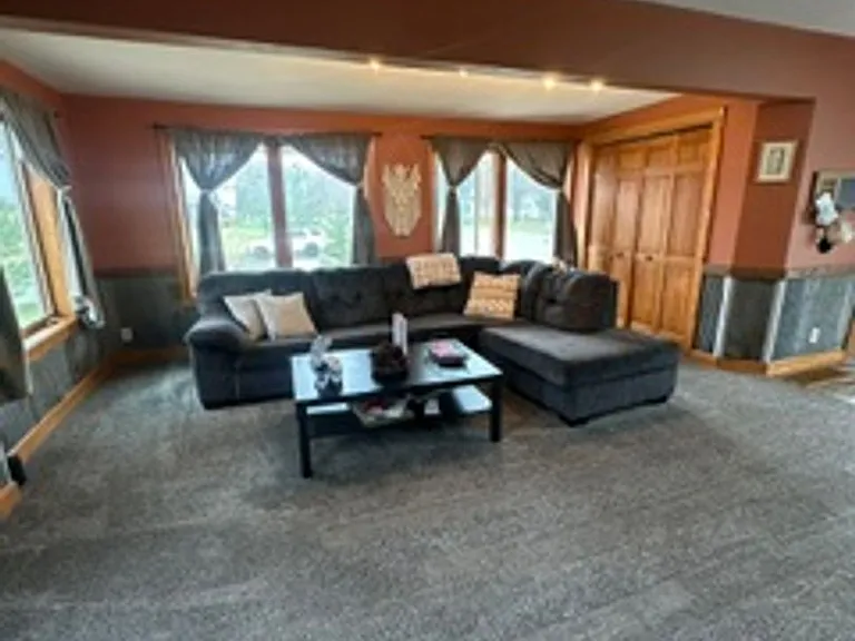 601 Summit Ave NE — Photo 6
