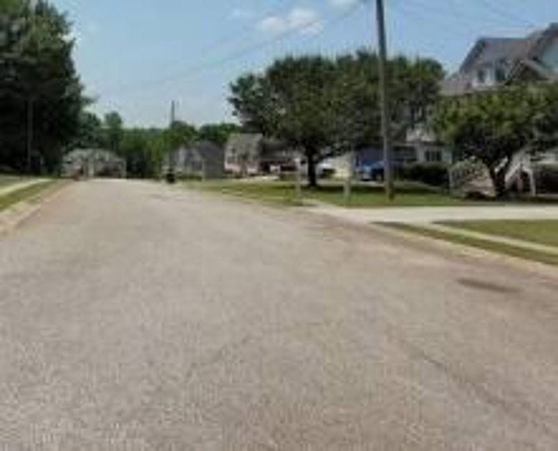 Exterior Neighborhood (street photo)