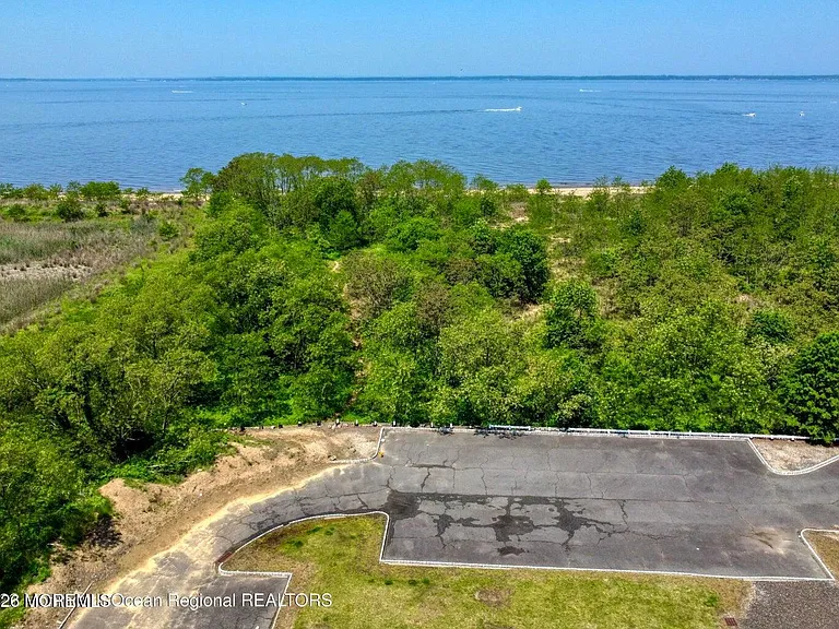 574 Beachway Ave #7 — Photo 26