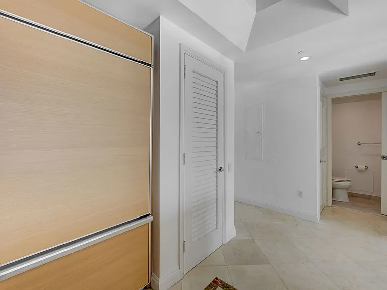 322 Karen Ave #804 — Photo 6