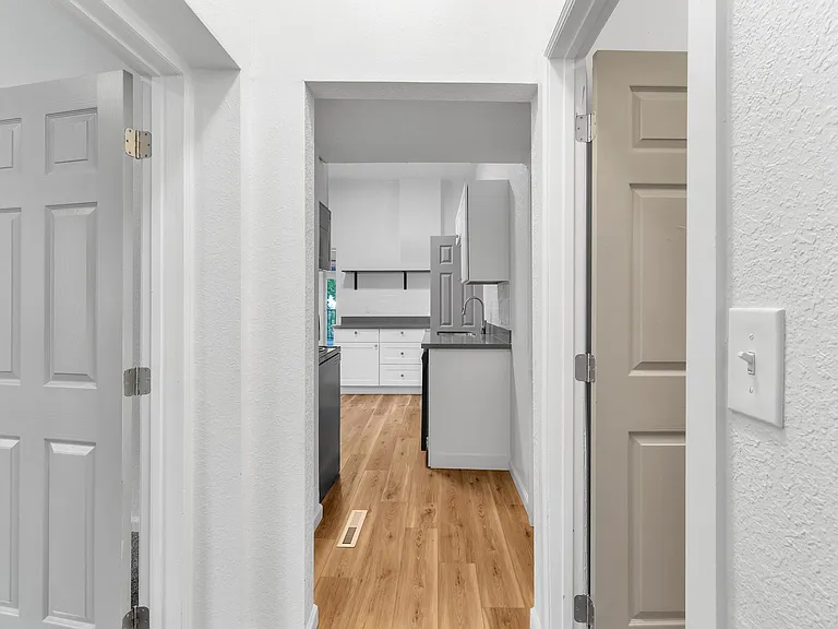 535 N 200 W #1 — Photo 12