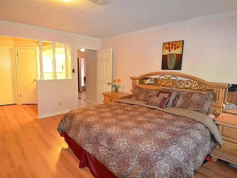 503 Lorie Ln — Photo 17