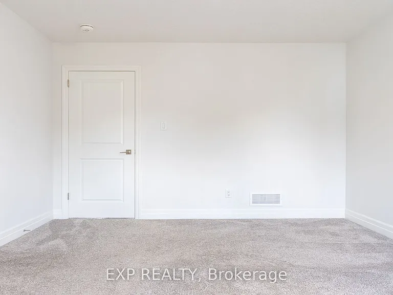 861 Edinburgh Dr — Photo 16