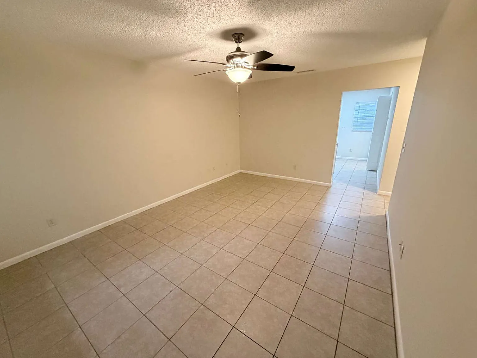 2 bed, 1.0 bath, $1,395 — Photo 2