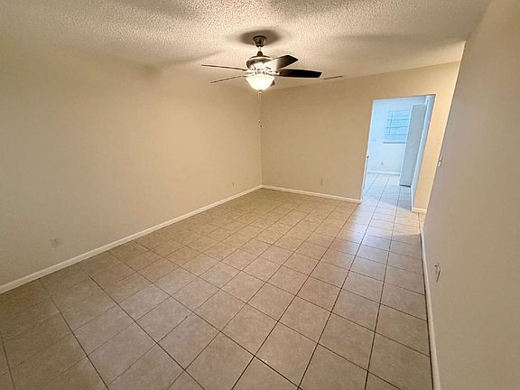 2nd image of 702 W Park St Unit 702