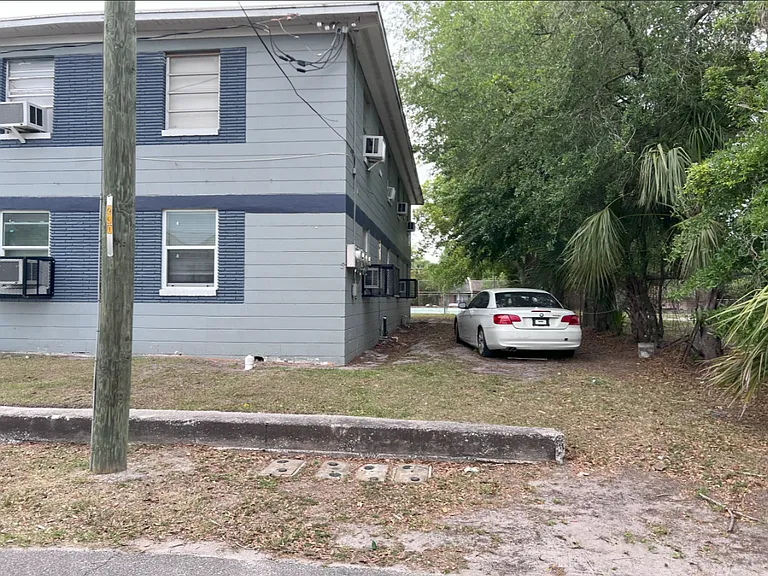 232 Chelsea St #2B — Photo 3