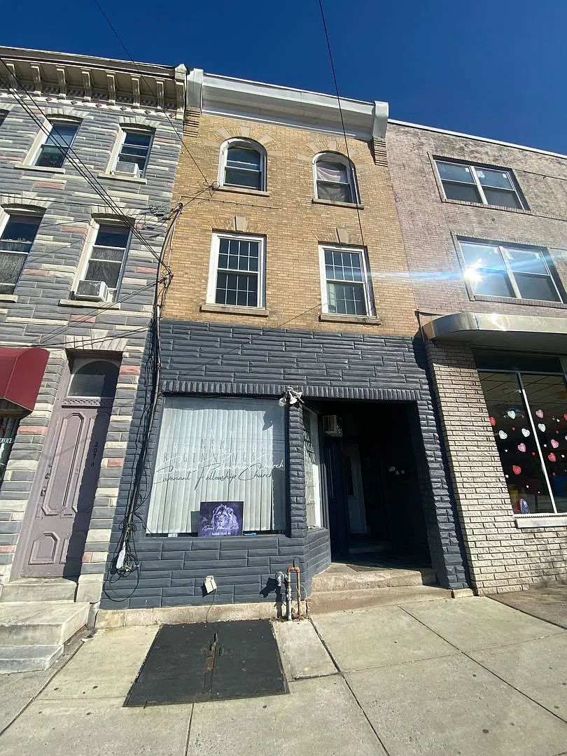 205 W. King Street — Photo 1